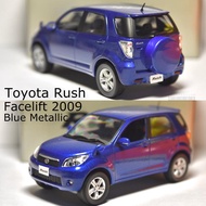 1/30 Toyota Rush Daihatsu Terios Biru 2009 Dealer Mainan Diecast Mobil