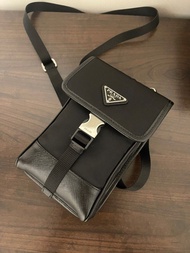100% new Prada Phone Bag 豎版 手機包 斜孭袋