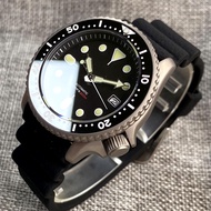 Titanium Diver NH35A สีดําอัตโนมัติ 200M นาฬิกาผู้ชาย Sapphire Glass 3.8 นาฬิกาวันที่ยางสีดําเซรามิค