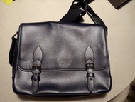 Burberry 深藍色皮革郵差包