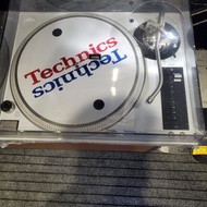 Technics SL-1210 唱盤