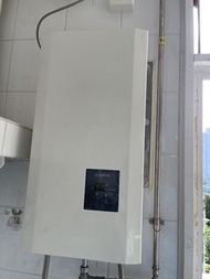 SIMPA背排式煤氣恆溫熱水爐NS11RM