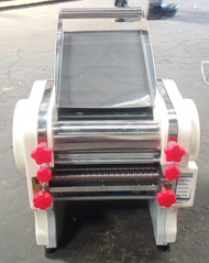 mesin pencetak mie elektrik /gilingan mie elektrik / mesin pembuat mie elektrik tinggal colok aja la
