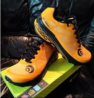 💥大優惠💯% Last 1 對 現貨正版 "topo" Athletic MTN Racer 2 Men 男裝專業行山鞋 US9  (緩震、透氣、防跣⛰️行山及越野跑鞋之選首👍🏻) 原價$1,200