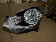 U ไฟหน้าทั้งดวง NISSAN MARCH K13M ปี 2013-2016 โคมดำ L (ซ้าย) รหัสแท้ 26060-3HM0A