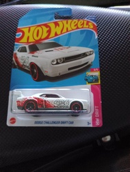 Hot wheels DODGE CHALLENGER DRIFT CAR