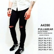 RIPPED JEANS BLACK PULL & BEAR