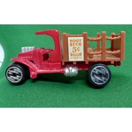 JOHNNY LIGHTNING ROOT BEER WAGON