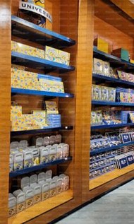 ‼️大阪現場代購連線中‼️❤USJ 日本環球影城 Minions Bob's Favorite Bear Tim 熊仔公仔 毛公仔 掛飾 襪 頭箍 大公仔 日本零食 日本手信 snoopy hello