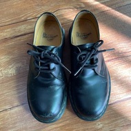 ::Dr. martens::馬丁大夫 1461 三孔 低筒 黑皮鞋  EU37