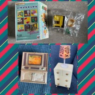  Megahouse 盒玩 / Re-ment 及 森林家族 着燈櫃 