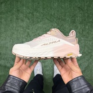Altra Olympus 6