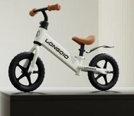 RUN2FREE - 兒童無腳踏平衡車/滑步車(10吋發泡輪車胎適合身高75-95cm) - 白色