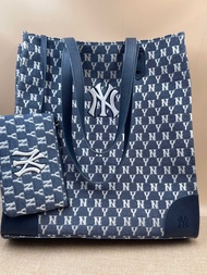 กระเป๋ามือสอง MLB NY ขนาด 35*10*40 cm.