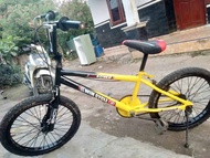 Sepeda BMX bekas murah