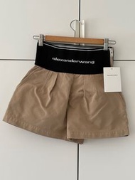 Alexander wang 卡其短褲 size 2 with tag