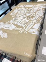 尖沙咀實體店 全新 正貨 現貨burberry 圍巾 
size 200*70 cm
特價$2390