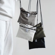 UTILITY 輕量尼龍 Sacoche 肩背包 / 隨身包