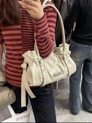 包順豐🔥(有實物圖/2色) Matin Kim Shirring Tie Buckle Shoulder Bag
