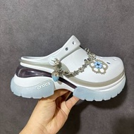 🤩必備厚底洞洞鞋🤩 甜酷藍調裝飾增高鬆糕鞋 | Crocs卡駱馳光輪經典洞洞鞋 | 透氣防水日常海邊兩穿|