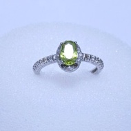 傳統橄欖石戒指