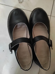 二手女學生黑色皮鞋 (6成新)