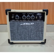 Mini guitar amplifier amb 5 inc distortion with hedset feature, bonus aux cable