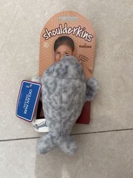 (幼兒玩具） （接近全新） Ocean Park Shoulderkins Seal Plush Toy by Aurora