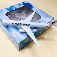 Airplane Airbus A330-300 Malaysia Airlines "Maskargo" Scale 1/400 High Quality Alloy Beautiful Shine