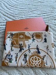 Hermes pouch