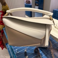 LOEWE puzzle 小號拼色 白+奶茶色