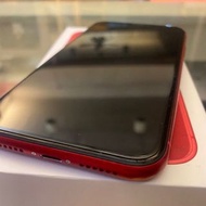 9.9新保固長iphone 11 128紅 盒序一樣 用兩天 配件齊全 電量100%  台灣公司貨=21500 配件：線 頭  螢幕：6.1  保固：2021/6/4