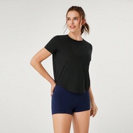 เสื้อยืดสะท้อนแสง OptiDry Quick-Dry ตัดด้วยเลเซอร์ สำหรับการฝึกซ้อมที่มีแรงกระแทกสูง การวิ่ง การออกก