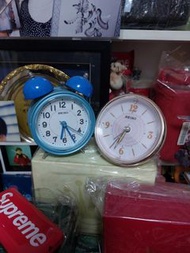 seiko 精工 鐘 藍色150，粉紅200 夜晚超靚9成新