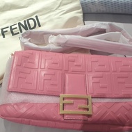 Like authentic Fendi Baguette Pink size Large