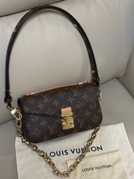 LV 手袋Pochette Métis East West