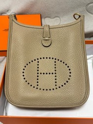 Hermès Mini  Evelyne 風衣灰