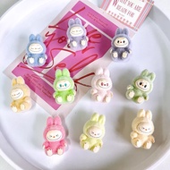 MIni LABUBU V2ตุ๊กตาขยับแขนขาได้ของเล่นตุ๊กตา (ไม่มีป๊อปมาร์ท)