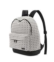 New กระเป๋า issey Miyake DAYPACK BAG ของแท้ Janpa /กระเป๋าเป้สะพายหลัง/กระเป๋าเป