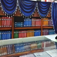 Background foto wisuda rak buku 25x3m Biru/ MERAH