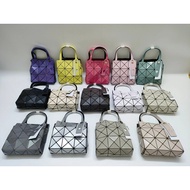 [Old Fairy] issey miyake issey miyake 2025 New carat Diamond Bag Matte Portable Messenger Bag Rhombu