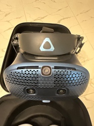 HTC Vive Cosmos VR 頭戴式顯示器