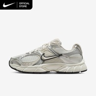 Nike V5 RNR Women's Shoes with Reflective Accents - Summit White [HQ7901-104]