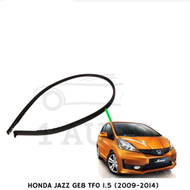 คู่ (ซ้ายและขวา) หลังคารถแถบปิดผนึกหลังคารถแถบยางสำหรับ Fit JAZZ GE6 GE8 GP1 2009 2010 2011 2012 201