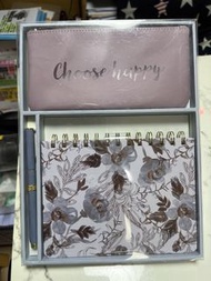 全新小學生中學生 包含筆袋、筆和筆記本的文具套裝 筆袋上印有「Choose happy」筆 Notes Book 筆袋Choose Happy 文具套裝