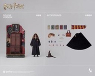 預購 Queen Studios INART 《哈利波特 神秘的魔法石》1/6比例 妙麗 格蘭傑 學院服 植髮可動眼頭雕