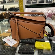 東區正精品㊣LOEWE PUZZLE MINI 焦糖色小牛皮銀扣拼接幾何拼圖手提肩背斜背包兩用包迷你款 RZ6206