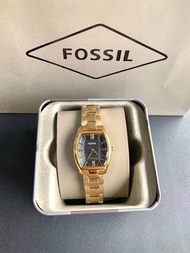 Fossil watch for women,available color gold,white and black dial,water resistant