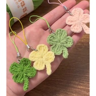 4-leaf clover wool keychain