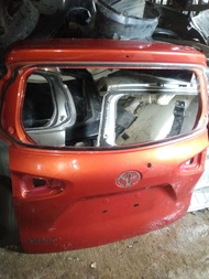 pintu bagasi toyota sienta